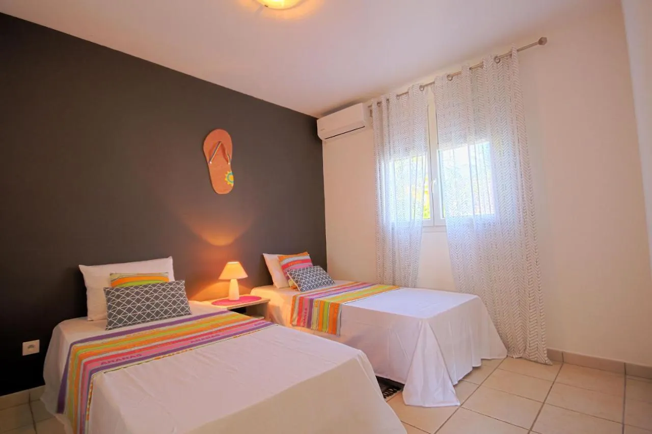 Villa 200M From The Beach Mqsl17 상트루스
